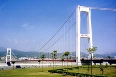 三峽西陵長江大橋